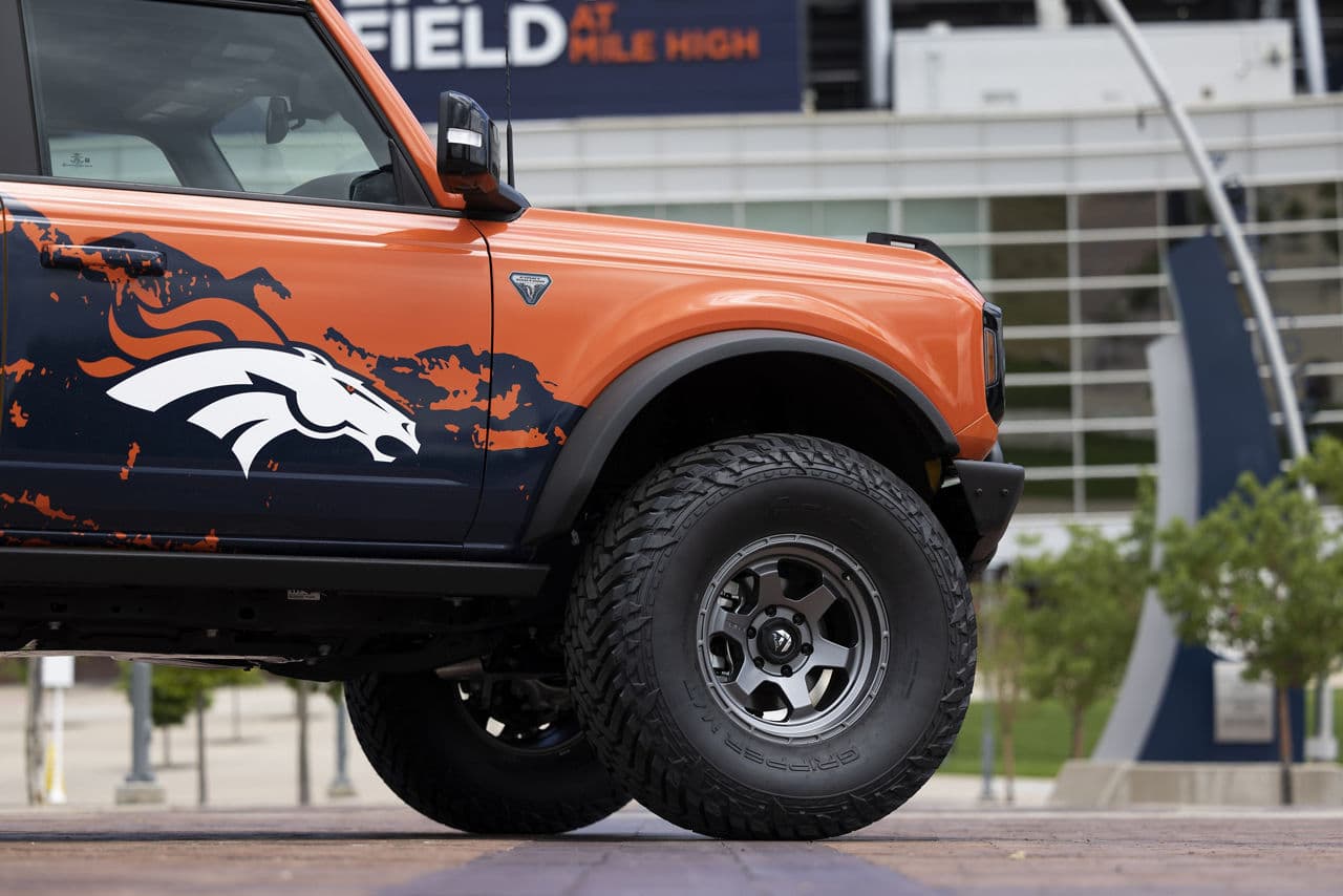 Side profile of 2022 Ford Bronco with wheels