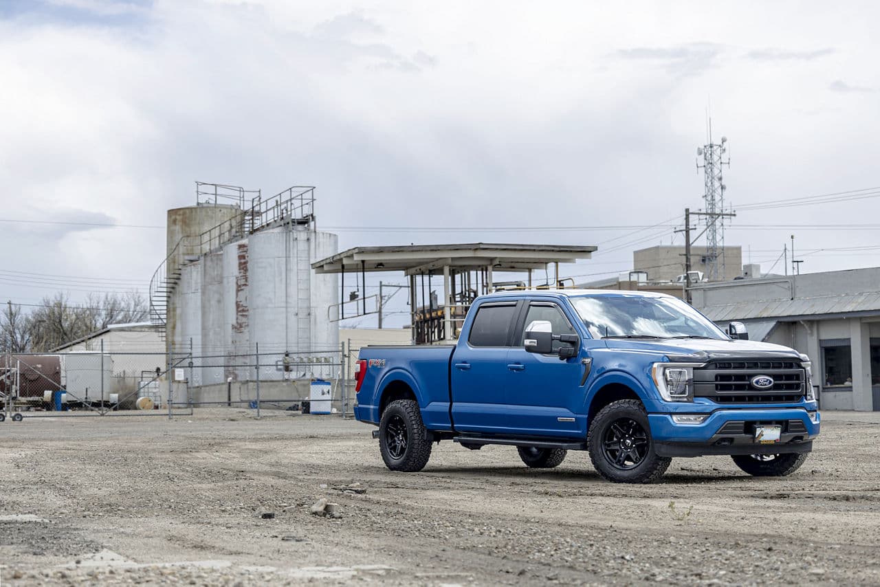 Front view of 2022 Ford F150 Lariat with wheels