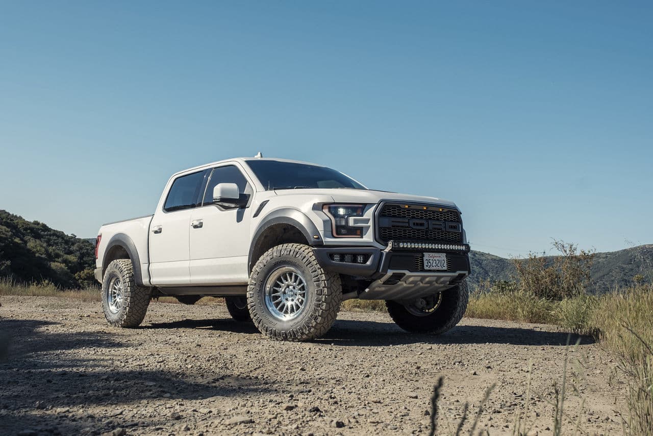 Front view of 2022 Ford F150 Raptor with wheels