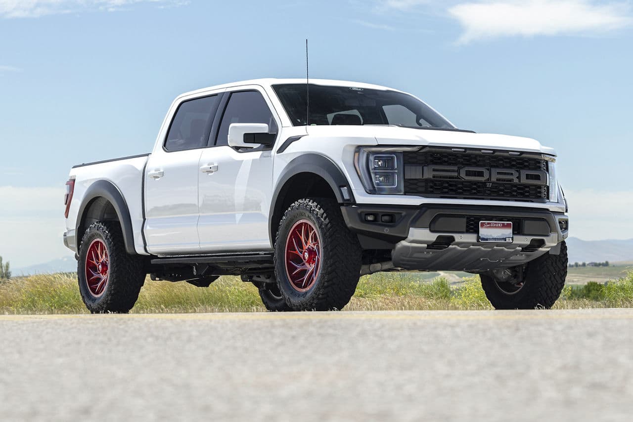 Front view of 2022 Ford F150 Raptor with wheels