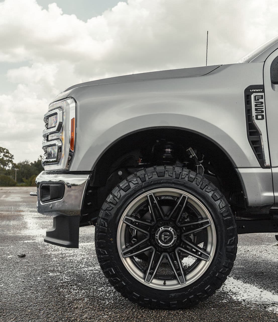Detail view of 2022 Ford F250 with truck suv wheels