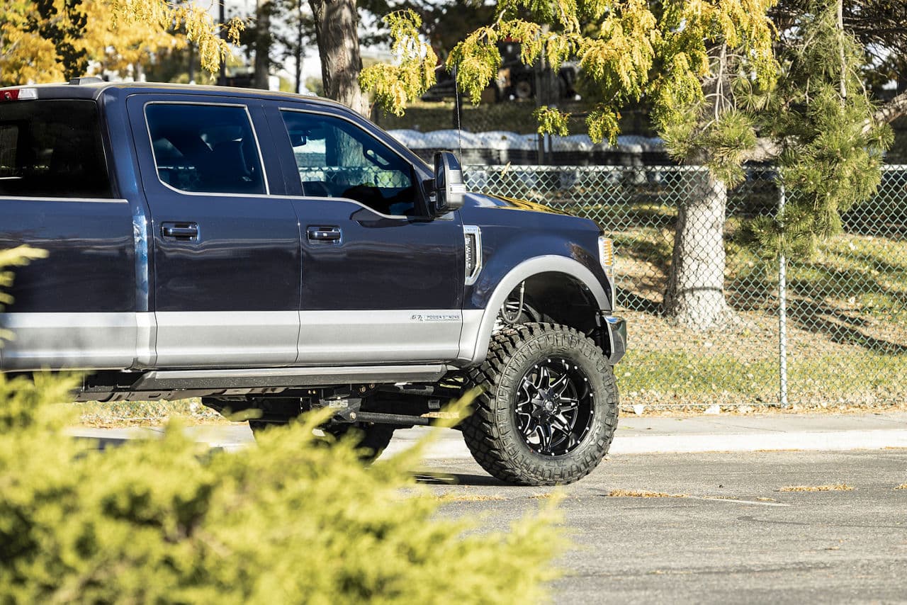 Detail view of 2022 Ford F350 Lariat with wheels