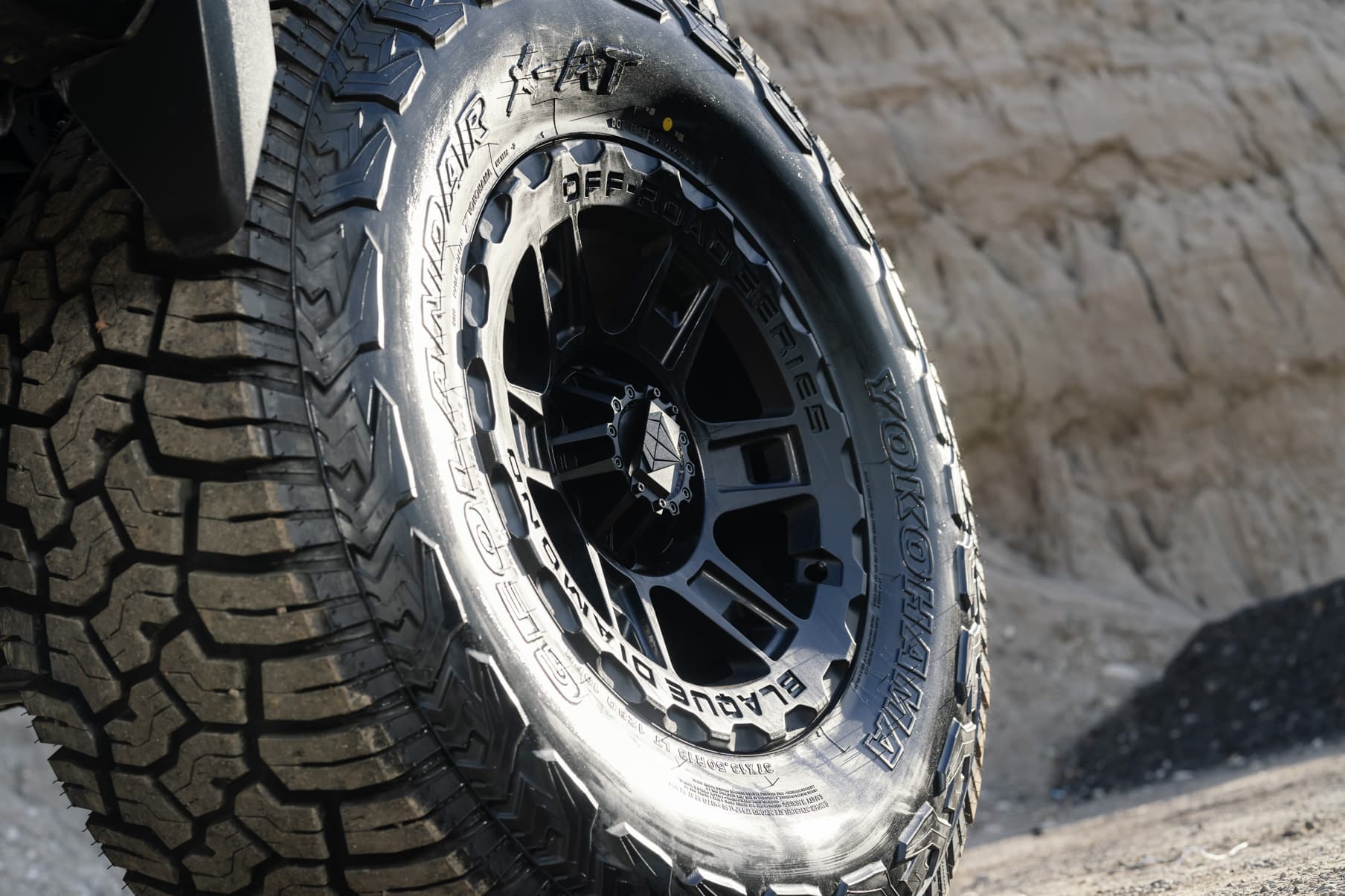 2022 GMC 1500 — wheels, side profile