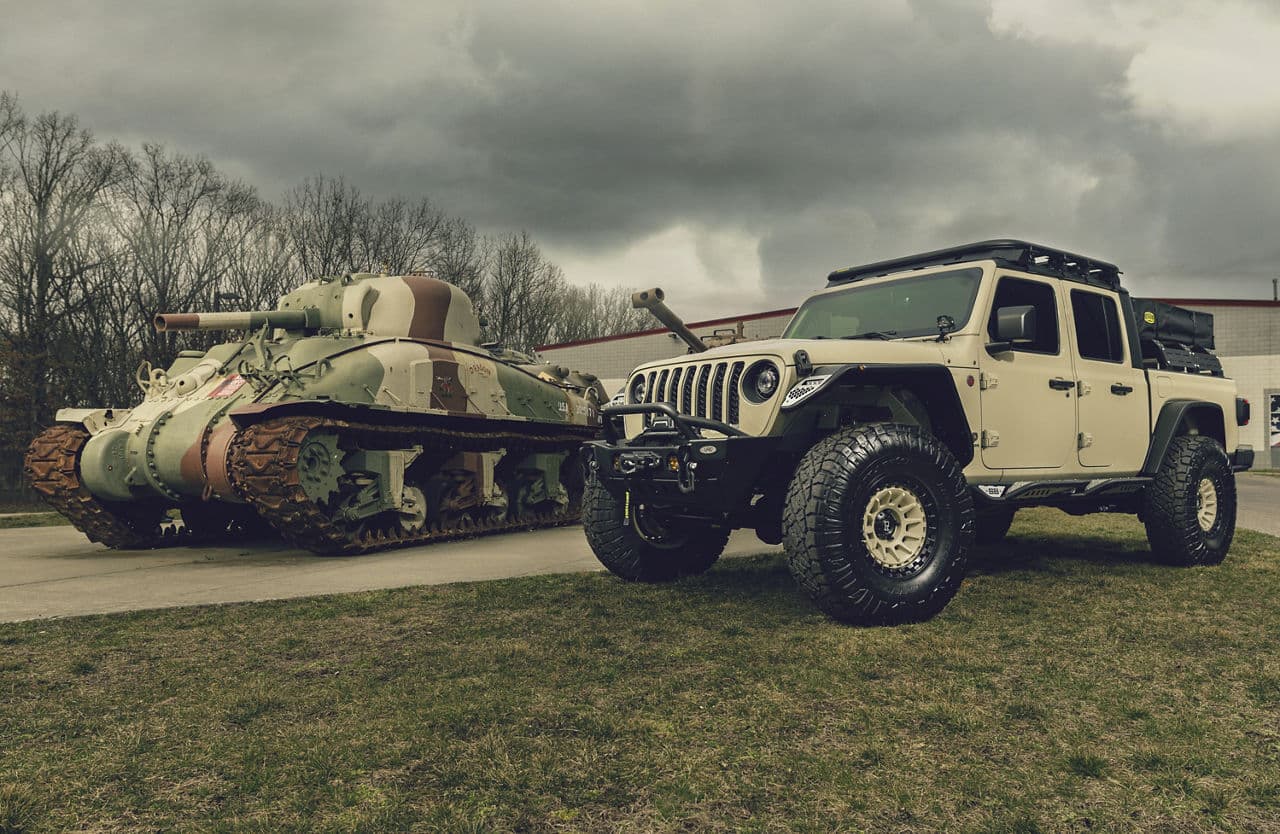 Front view of 2022 Jeep Gladiator with wheels