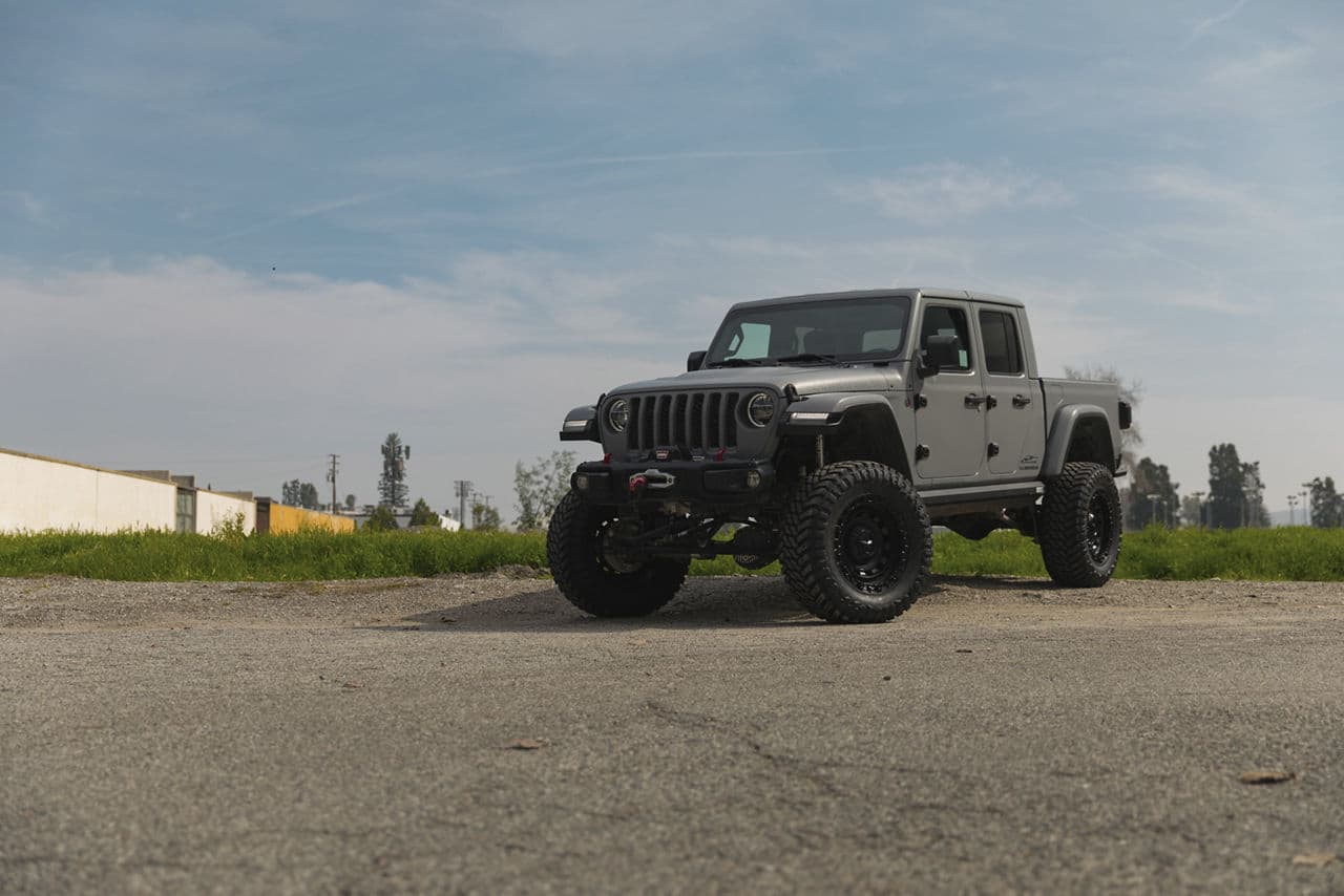 Front view of 2022 Jeep Gladiator with wheels