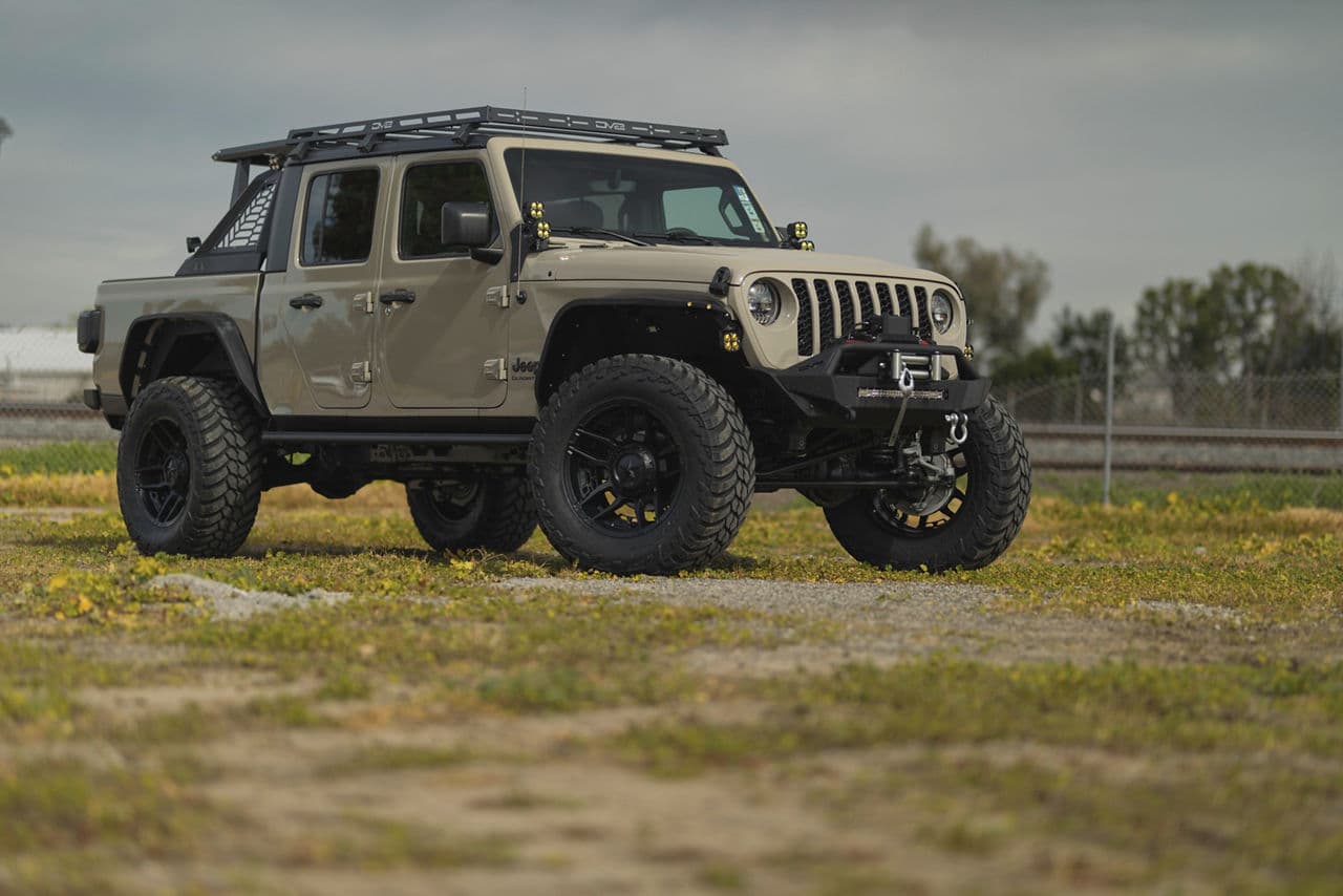 Front view of 2022 Jeep Gladiator with wheels