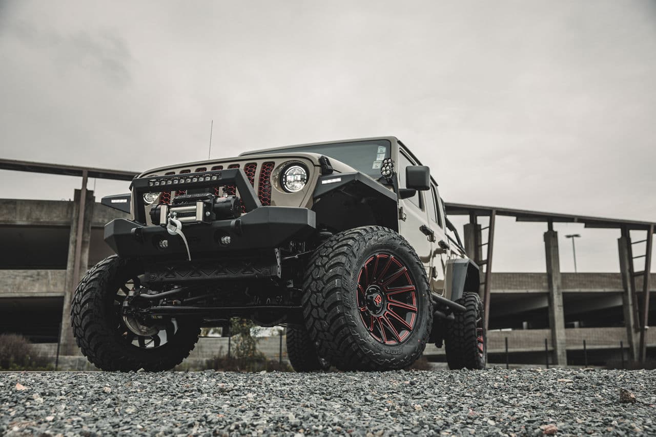 Detail view of 2022 Jeep Gladiator with wheels