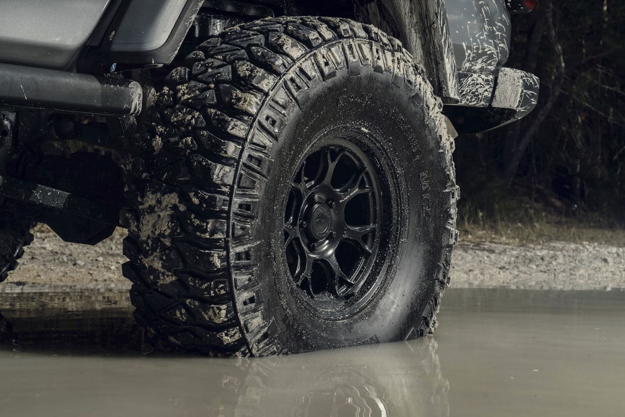 Rear view of 2022 Jeep Gladiator with wheels