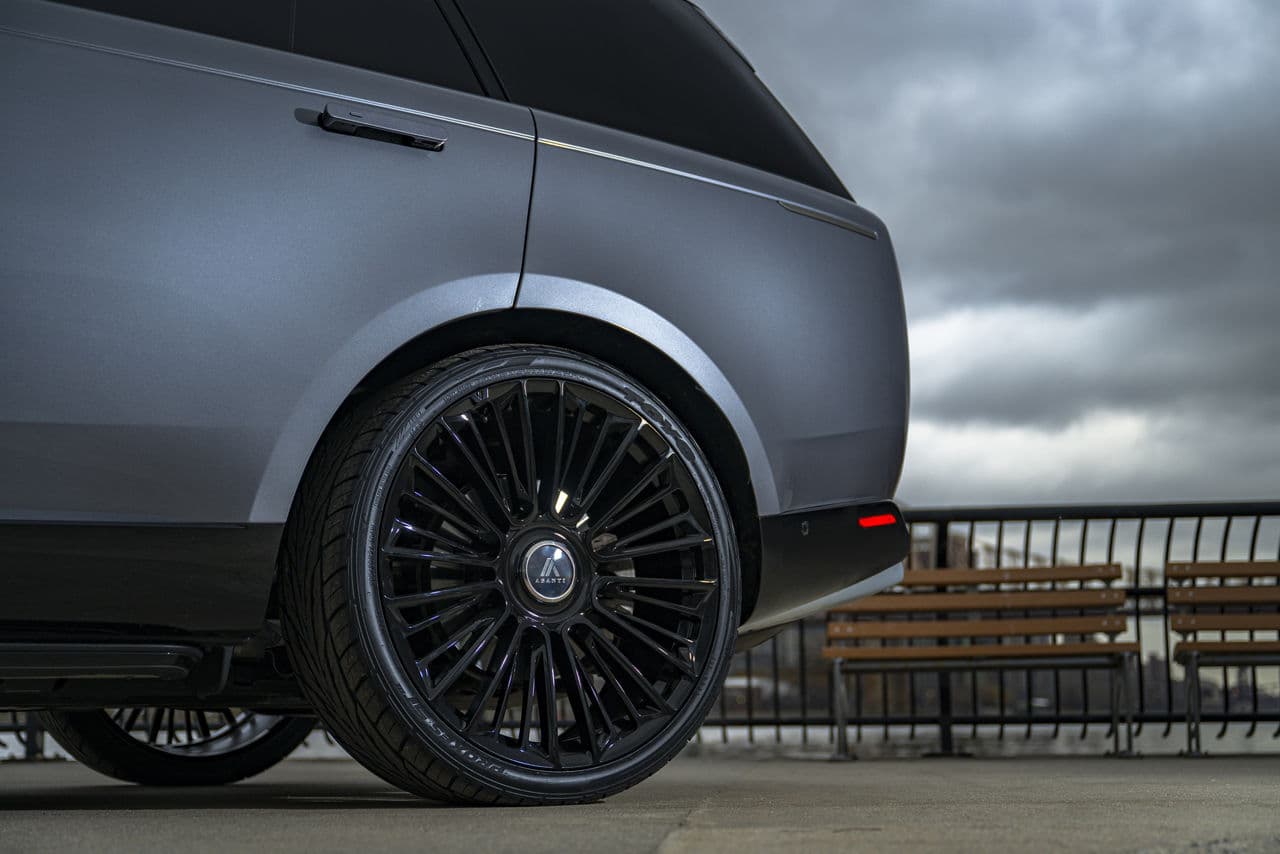 Interior of 2022 Land Rover Range Rover with wheels