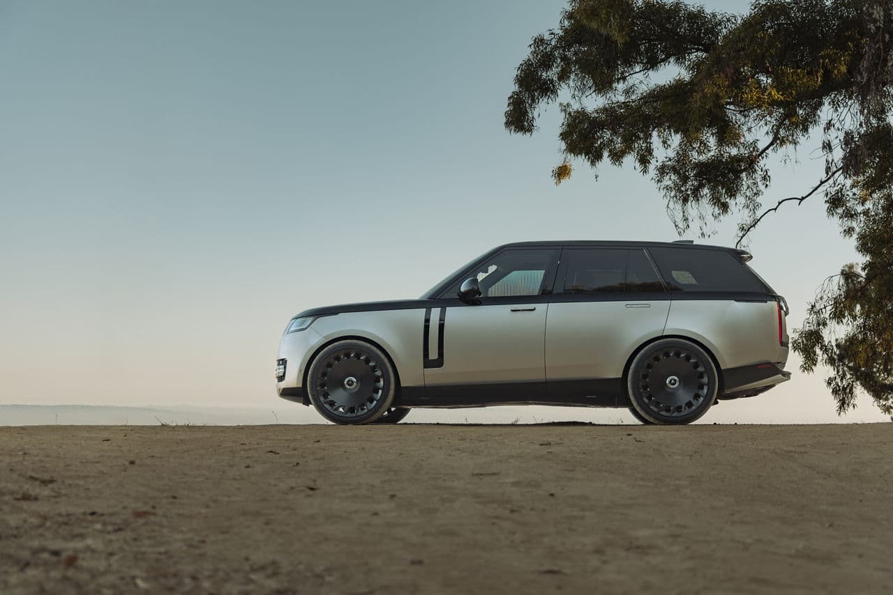 Side profile of 2022 Land Rover Ranger Rover with truck suv wheels