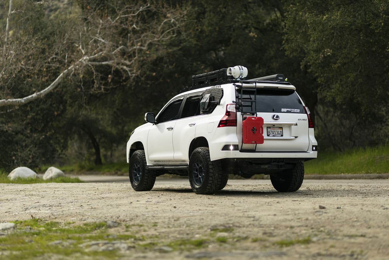 Front view of 2022 Lexus GX460 with wheels