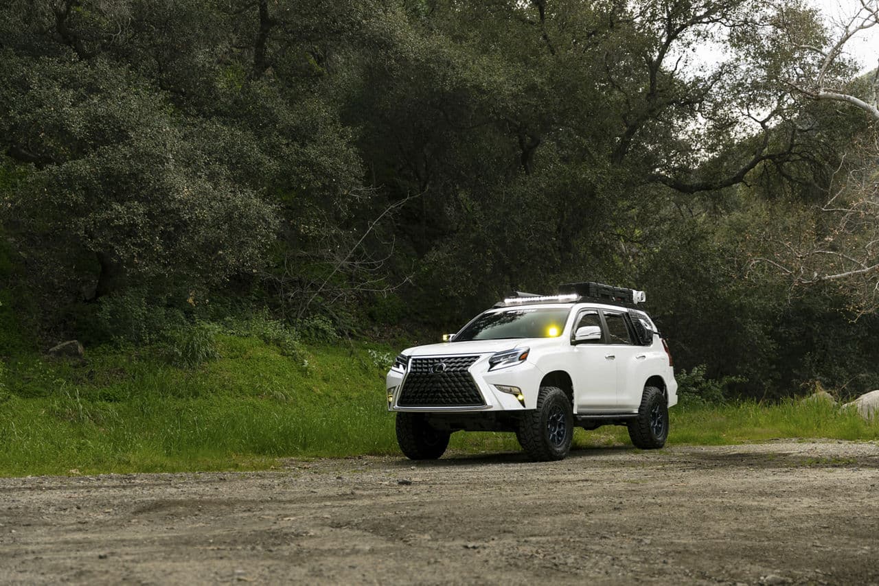Detail view of 2022 Lexus GX460 with wheels
