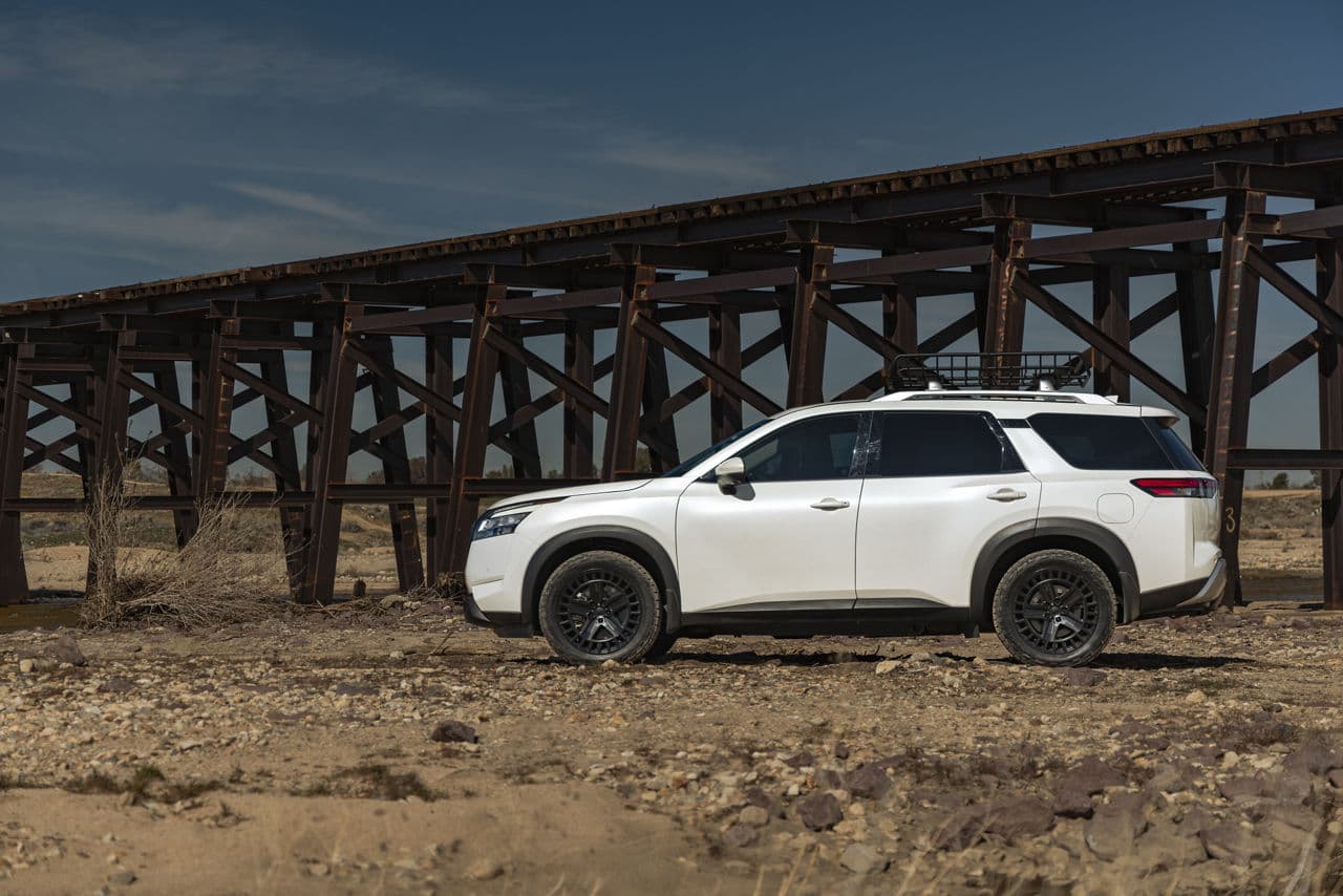 Detail view of 2022 Nissan Pathfinder with wheels