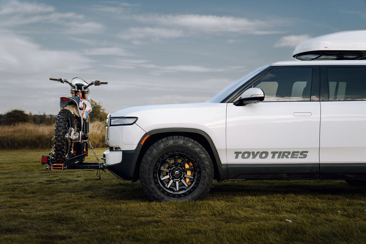 Interior of 2022 Rivian R1S with wheels