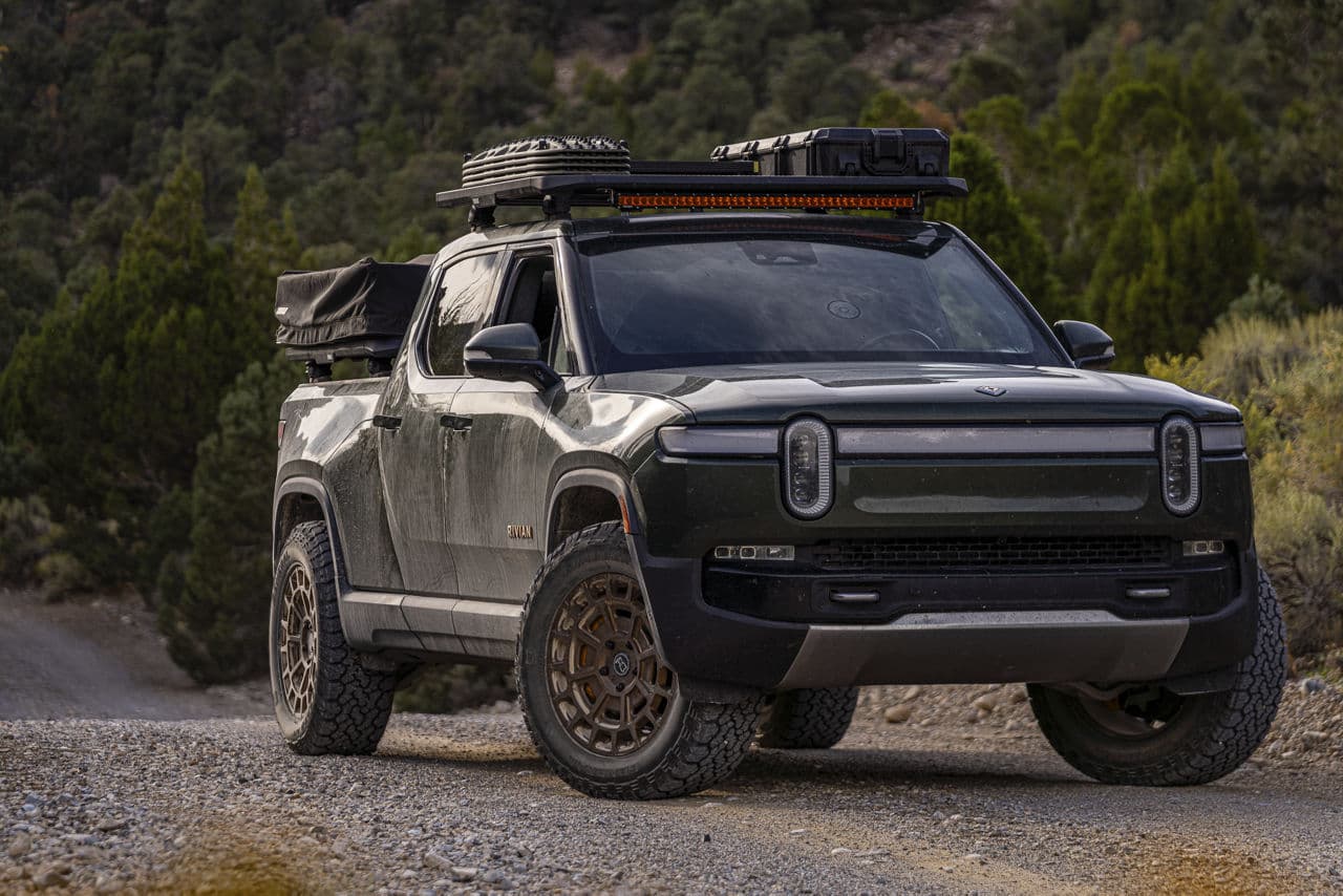 Front view of 2022 Rivian R1T with truck suv wheels