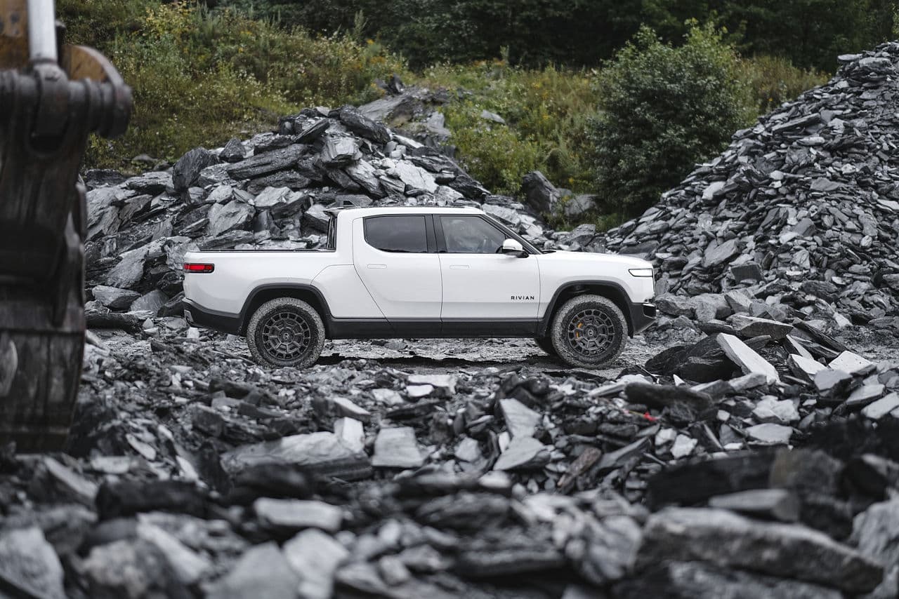 Rear view of 2022 Rivian R1T with truck suv wheels
