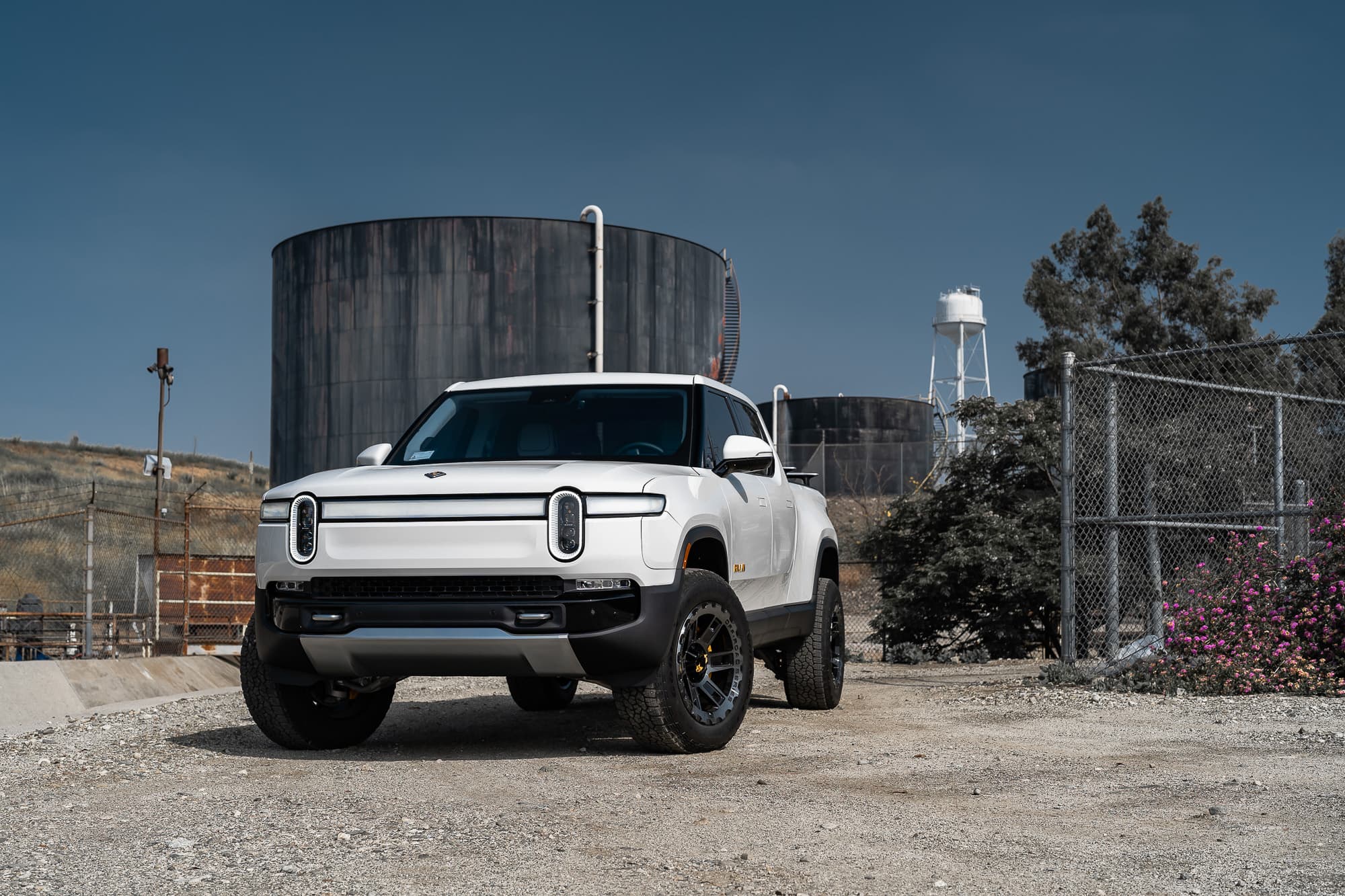 2023 Rivian R1T — custom build, front view