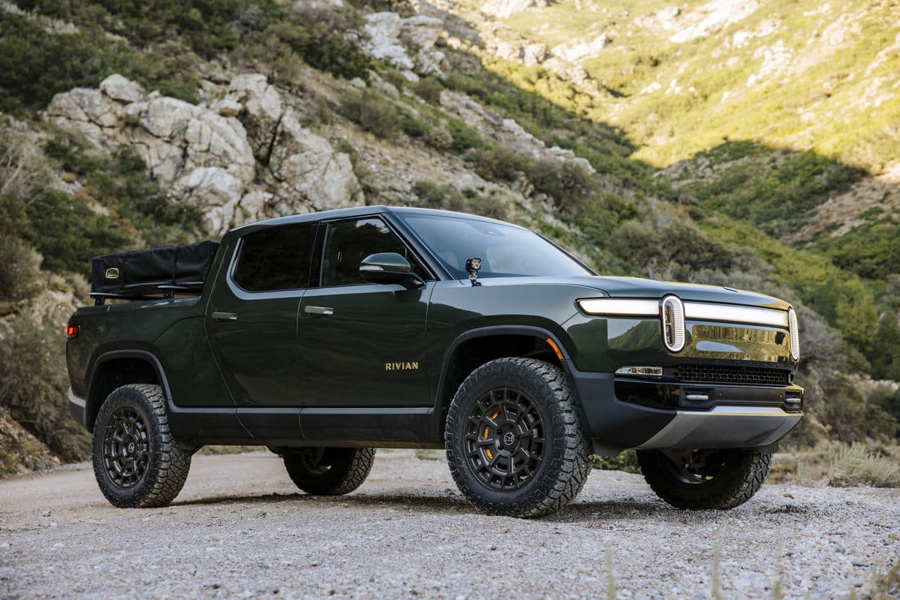 Front view of 2023 Rivian R1T with truck suv wheels