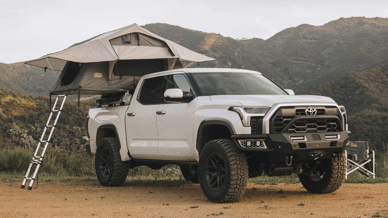 Side profile of 2023 Toyota Tundra with wheels
