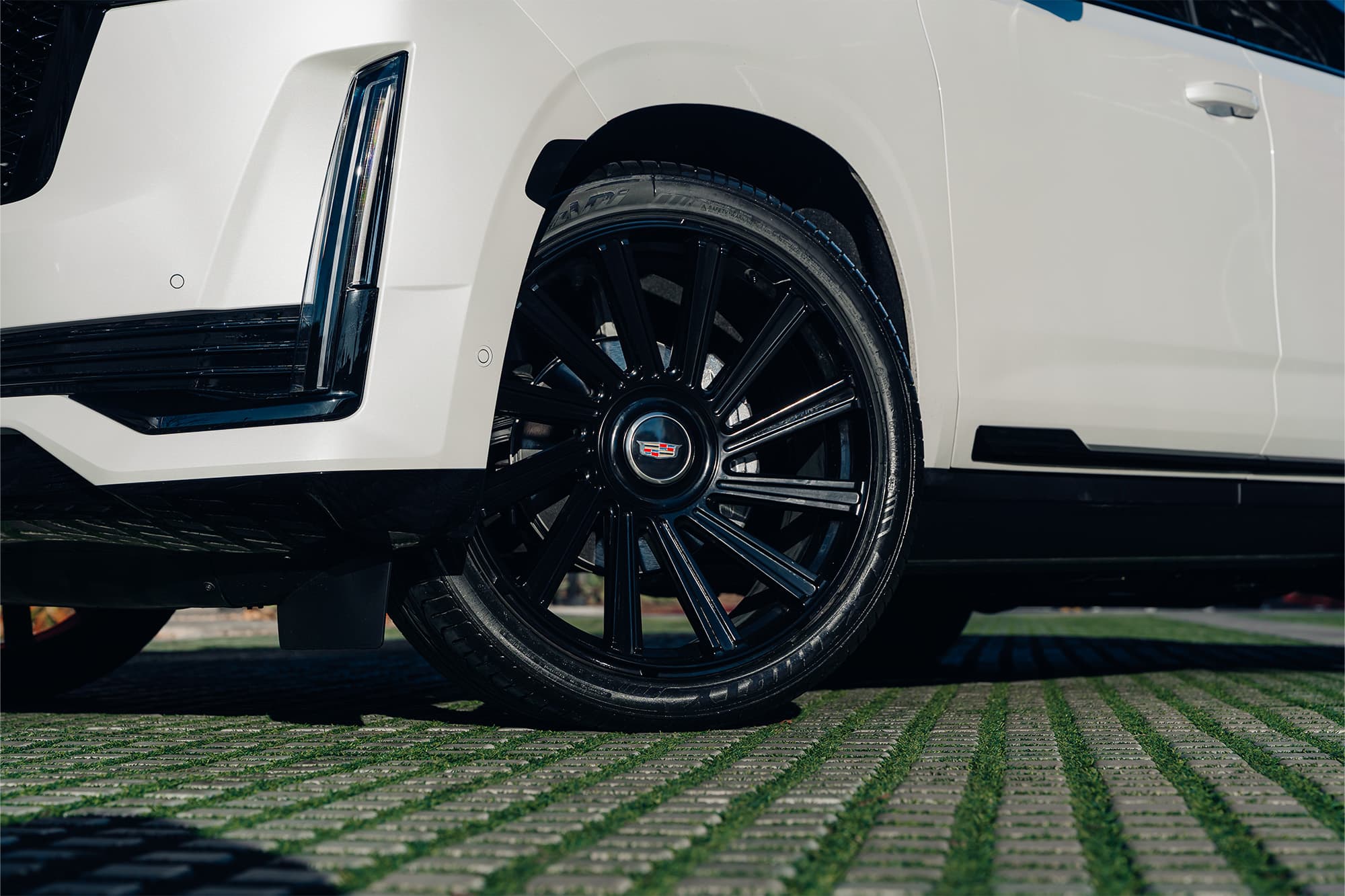 2024 Cadillac Escalade — coilovers, side profile
