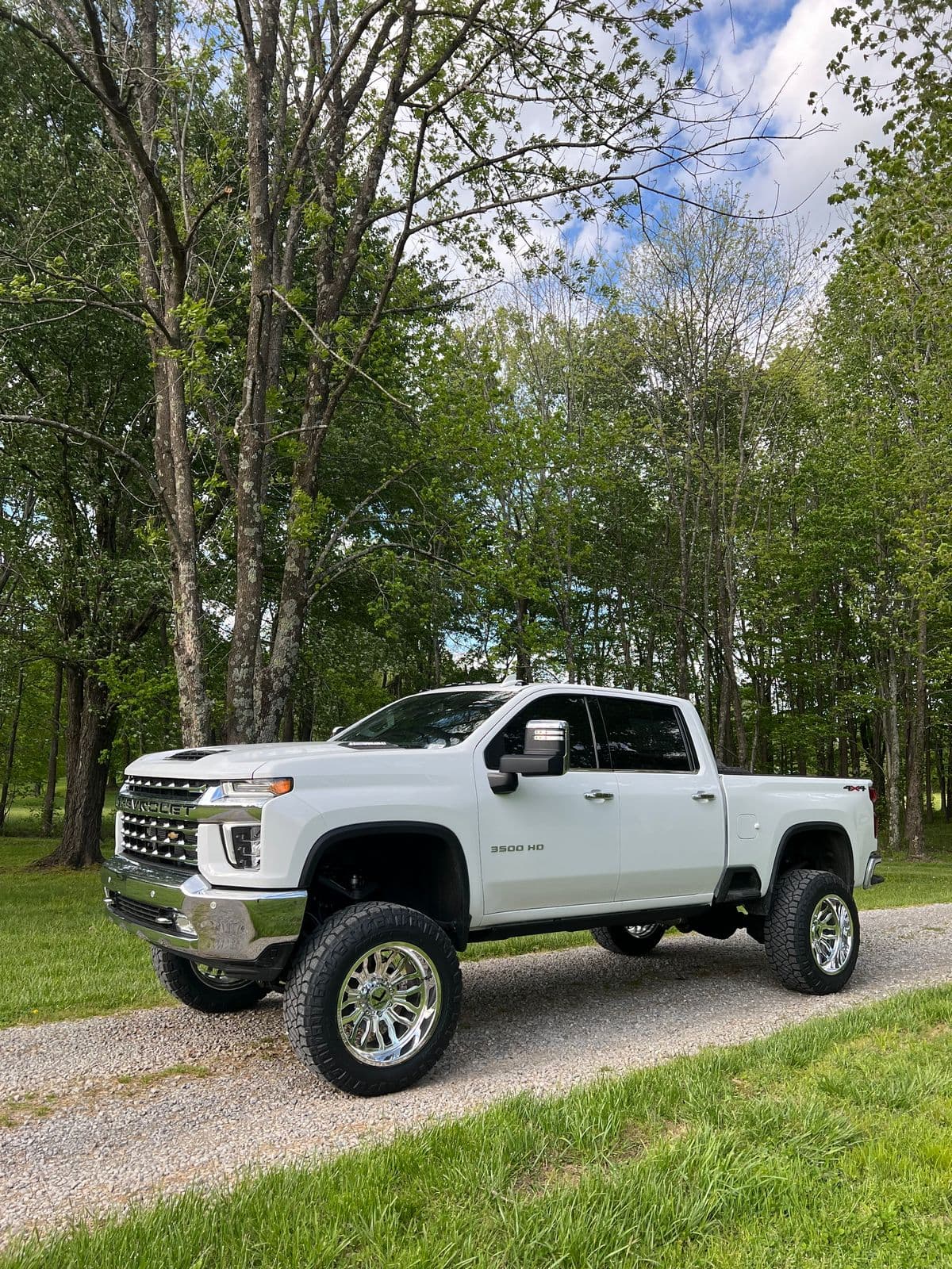 2023 Chevrolet 3500HD Silverado - Image 2
