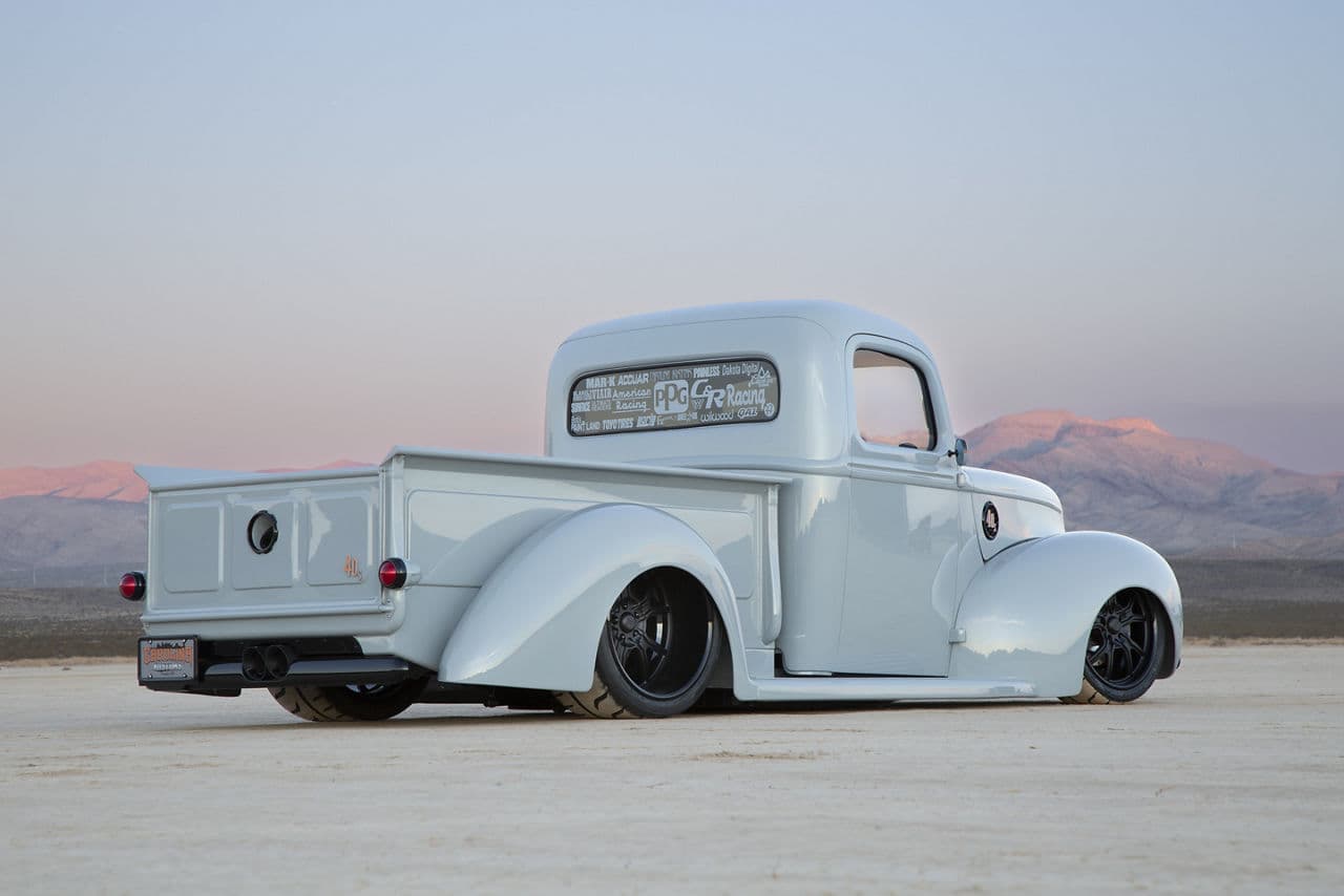 Side profile of 1940 Ford Pickup with wheels