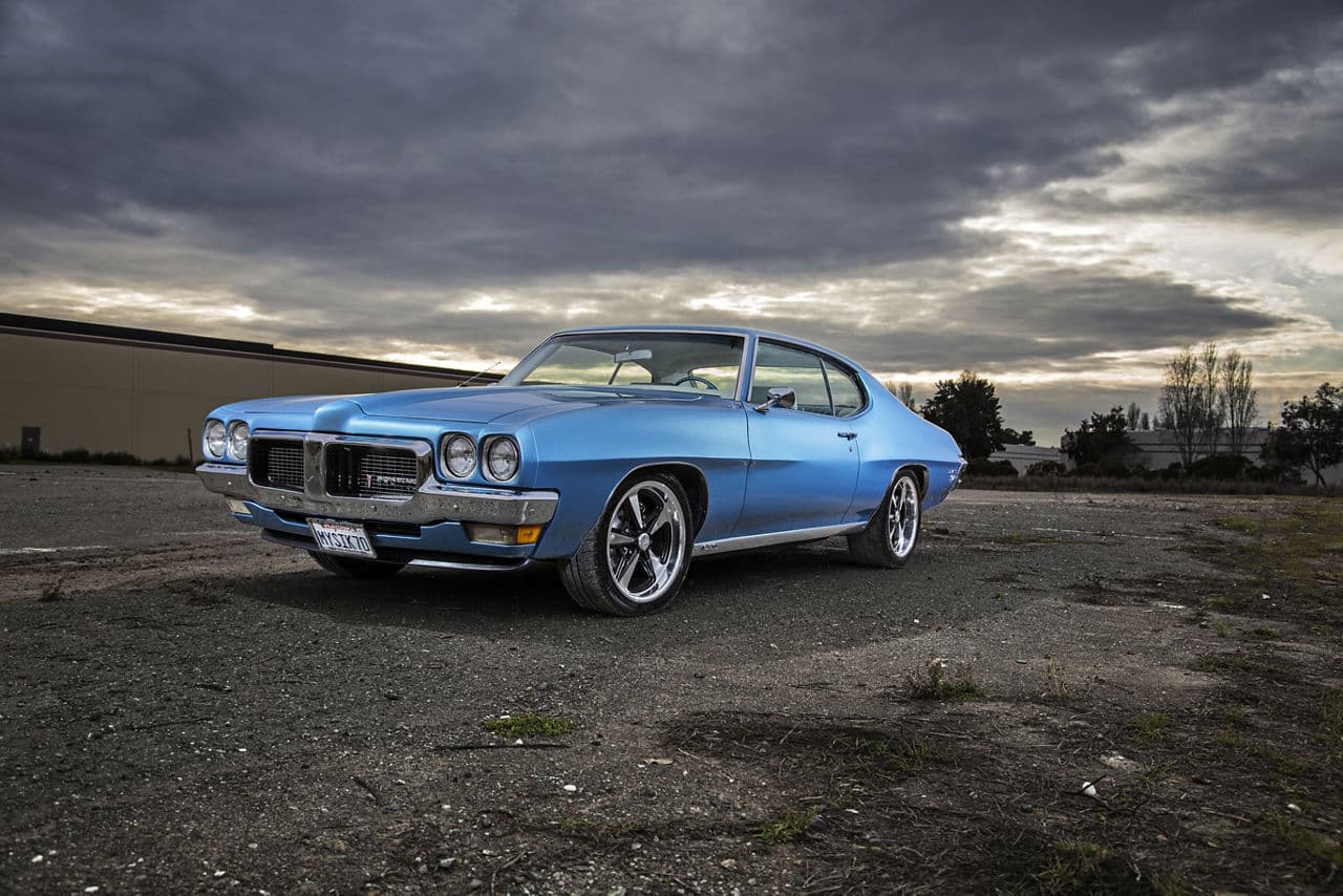 Front view of 1970 Pontiac Lemans with wheels