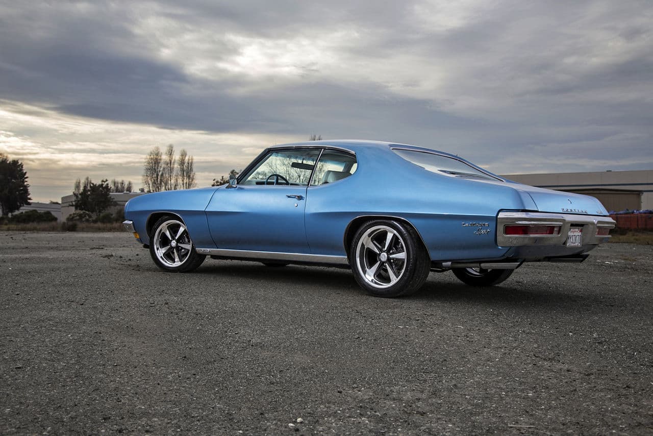 Side profile of 1970 Pontiac Lemans with wheels