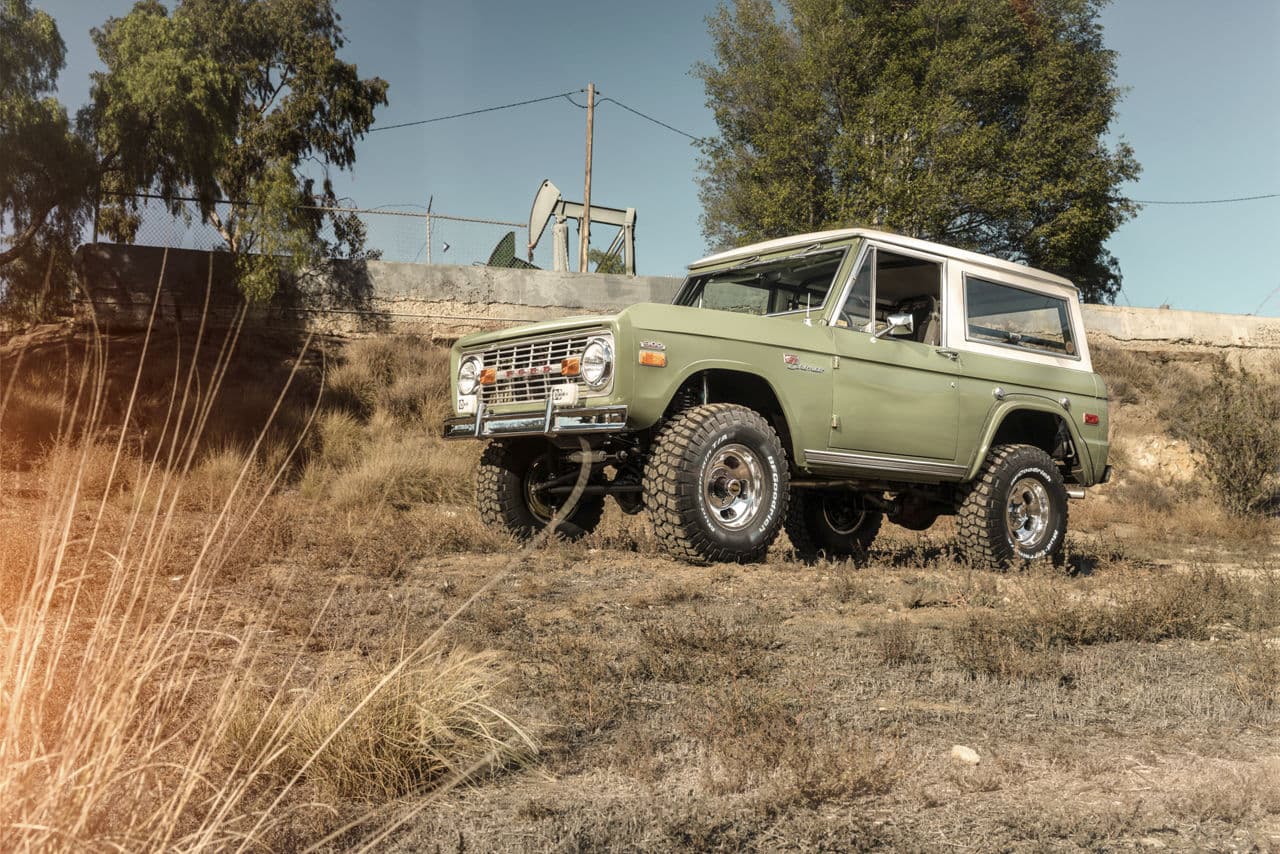 Front view of 1971 Ford Bronco with wheels