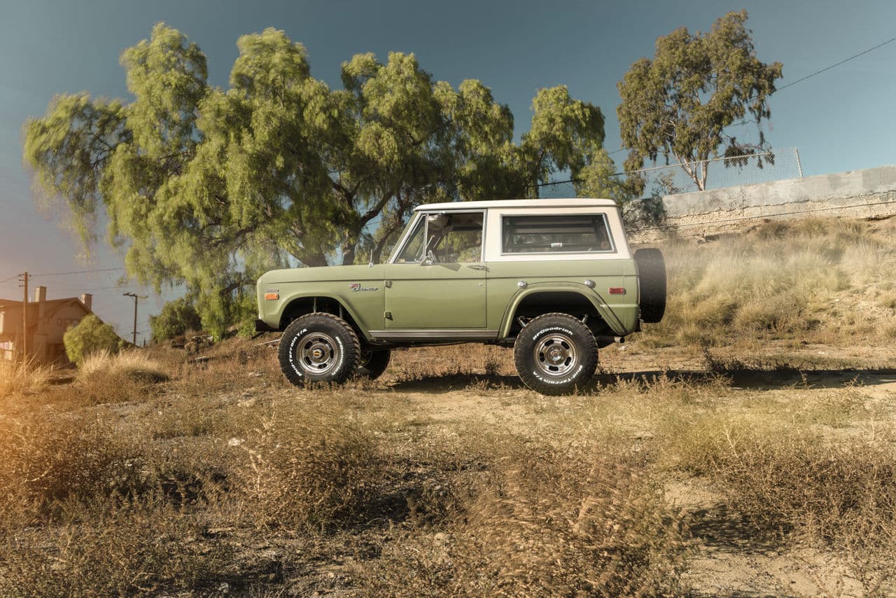Side profile of 1971 Ford Bronco with wheels