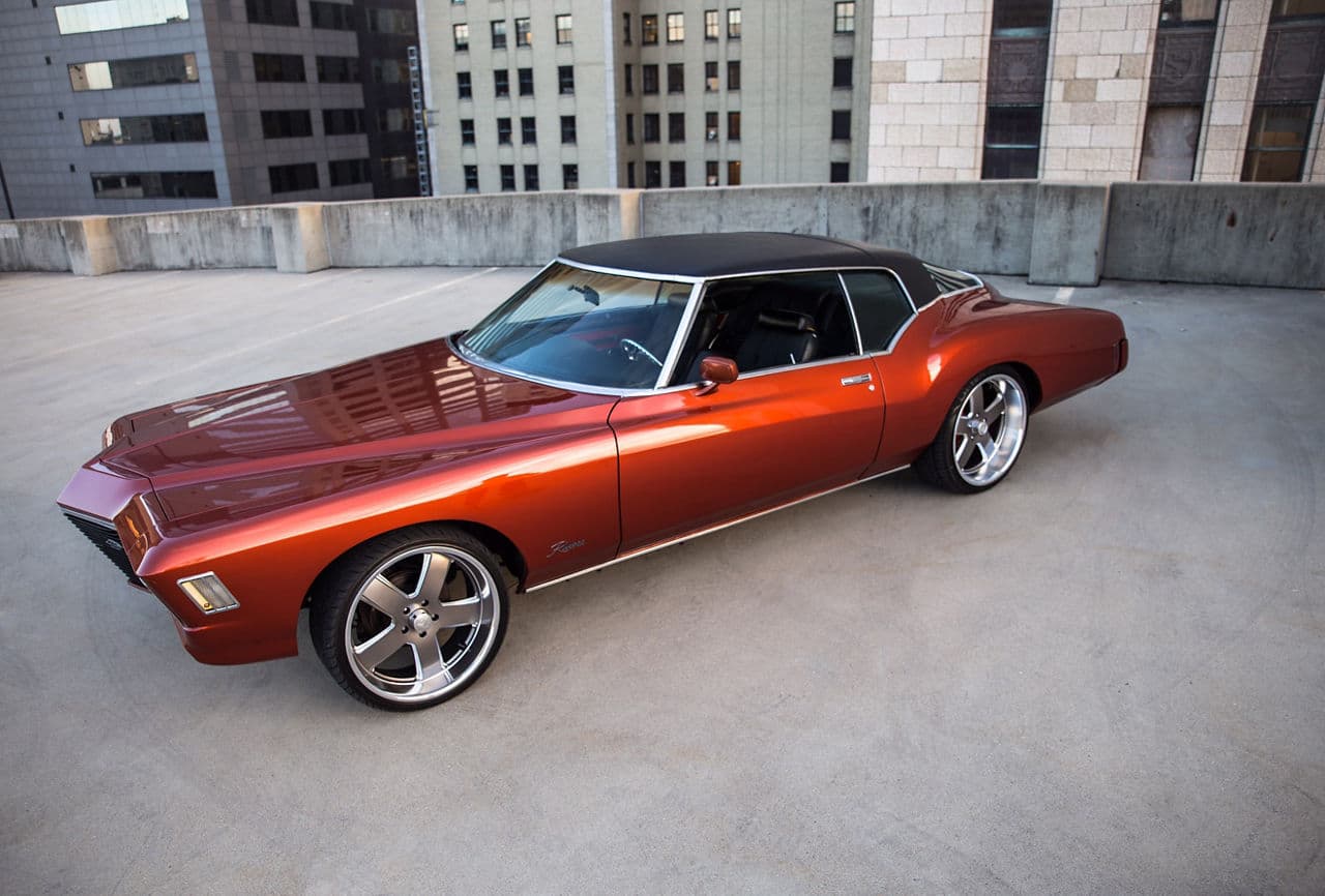 Front view of 1972 Buick Riviera with wheels