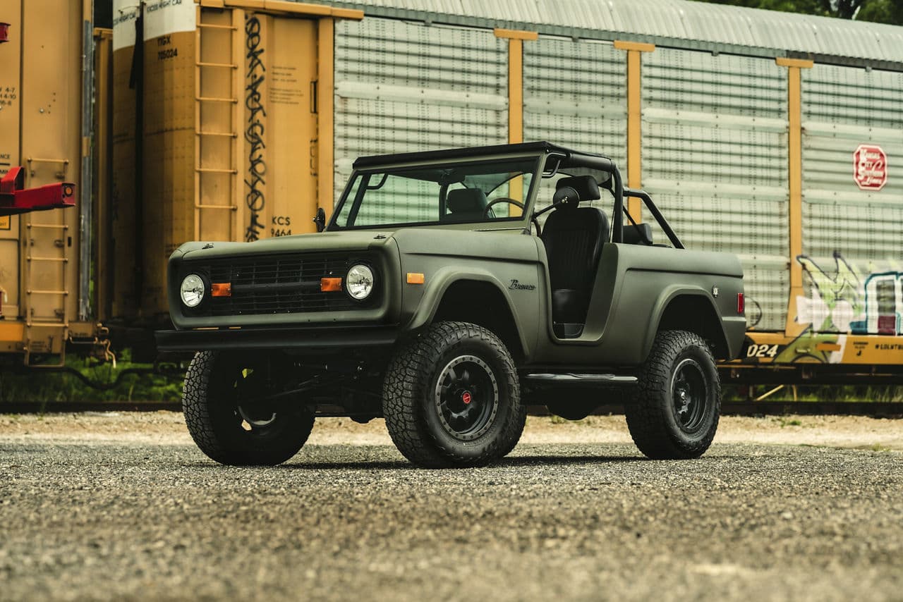 Front view of 1977 Ford Bronco with truck suv wheels