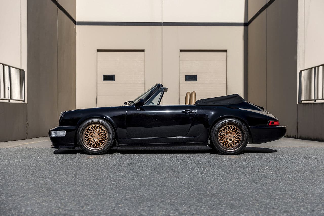 Front view of 1985 Porsche 911 Carrera with wheels