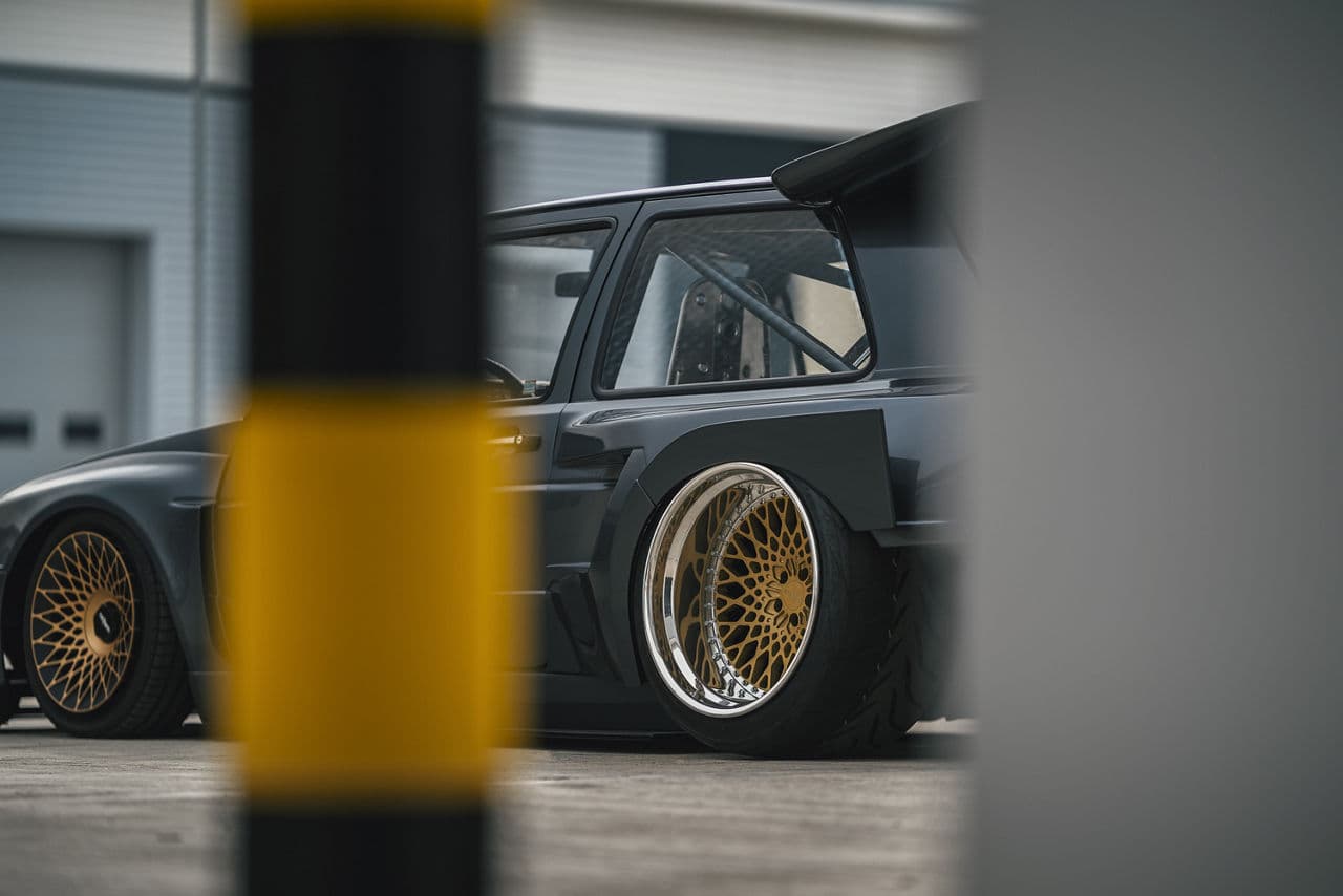 Side profile of 1986 Volkswagen Golf with wheels