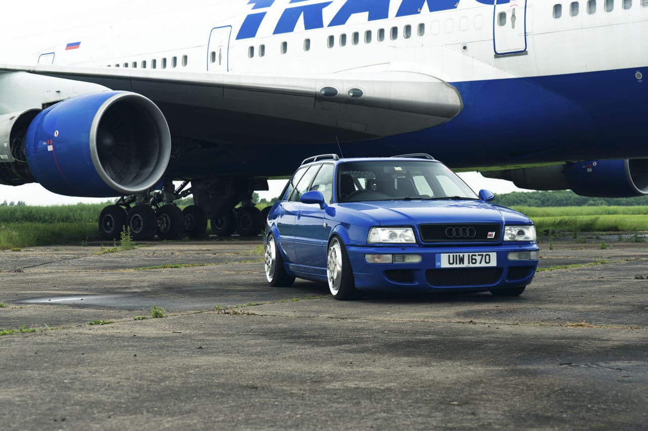 Side profile of 1992 Audi RS2 Avant with vehicle wraps