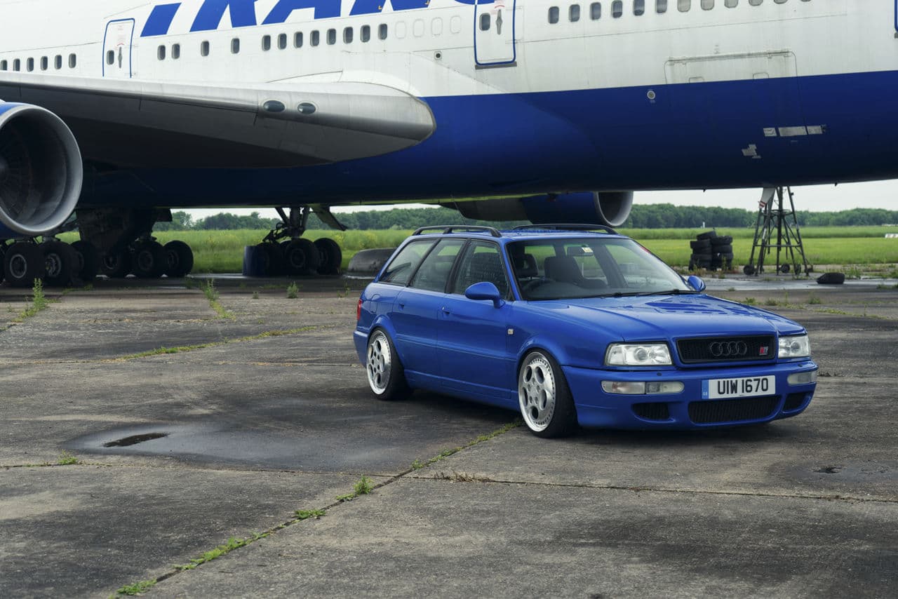Detail view of 1992 Audi RS2 Avant with vehicle wraps