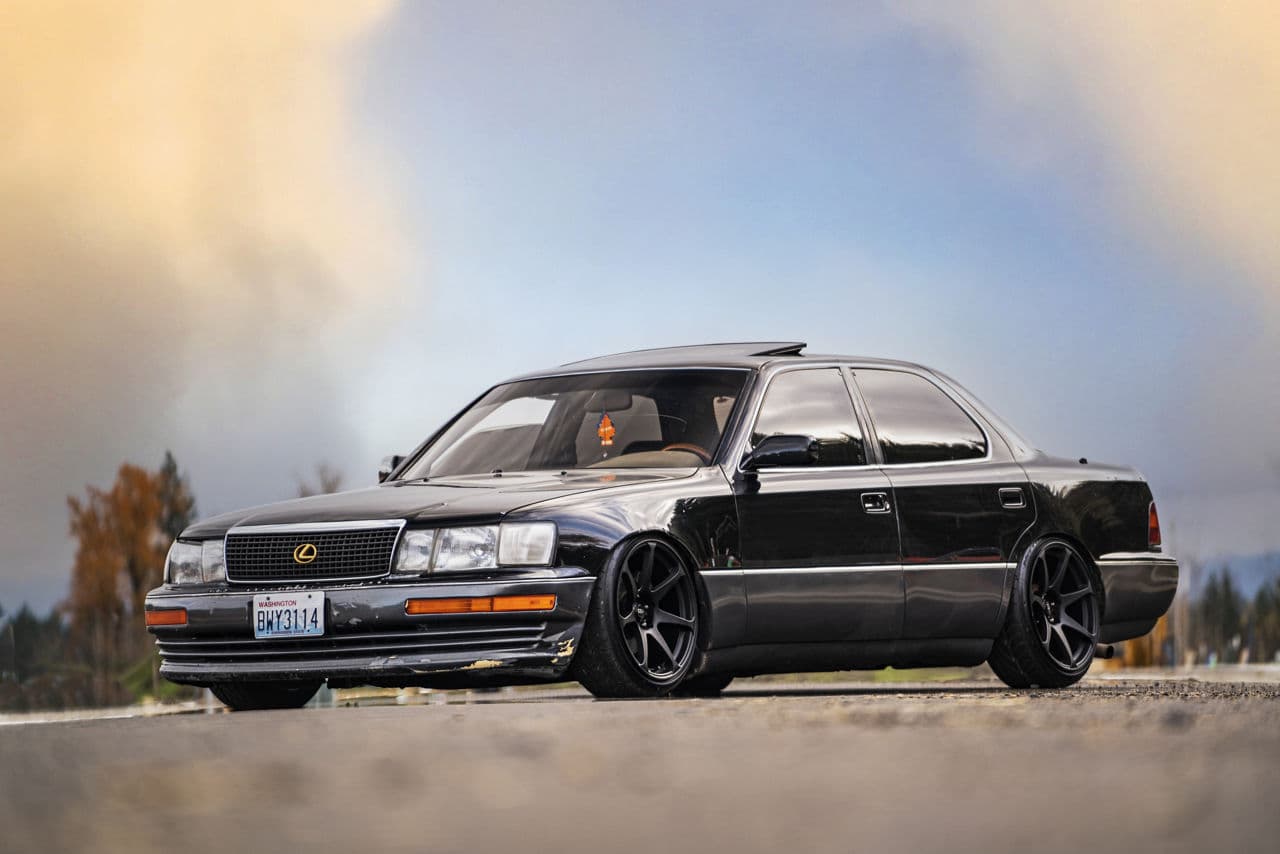 Front view of 1992 Lexus LS with wheels