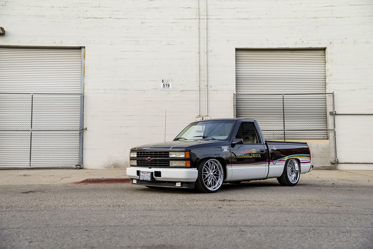 Front view of 1993 Chevrolet C1500 with wheels