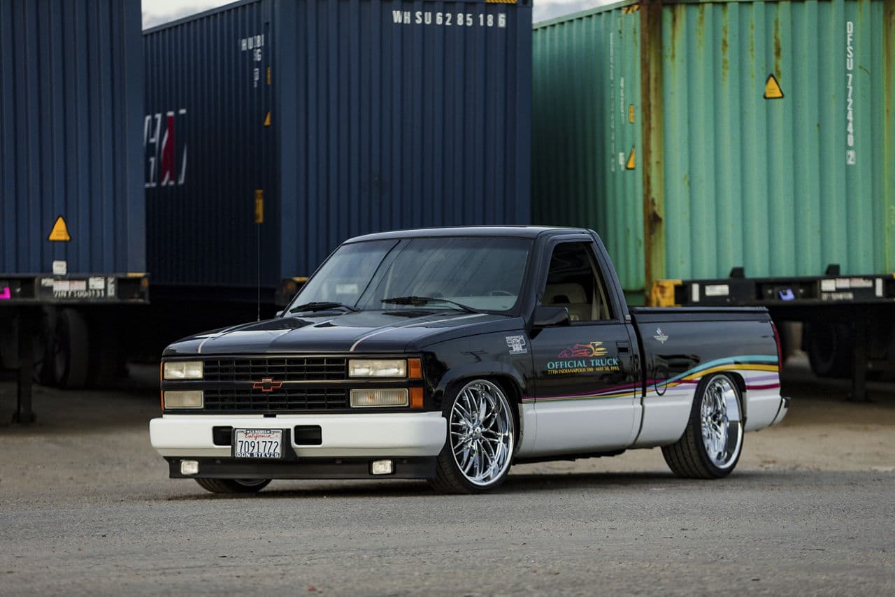 Interior of 1993 Chevrolet C1500 with wheels