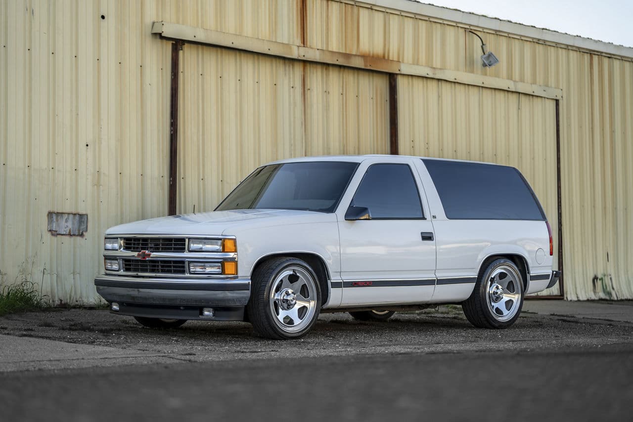 Front view of 1994 Chevrolet Tahoe with wheels