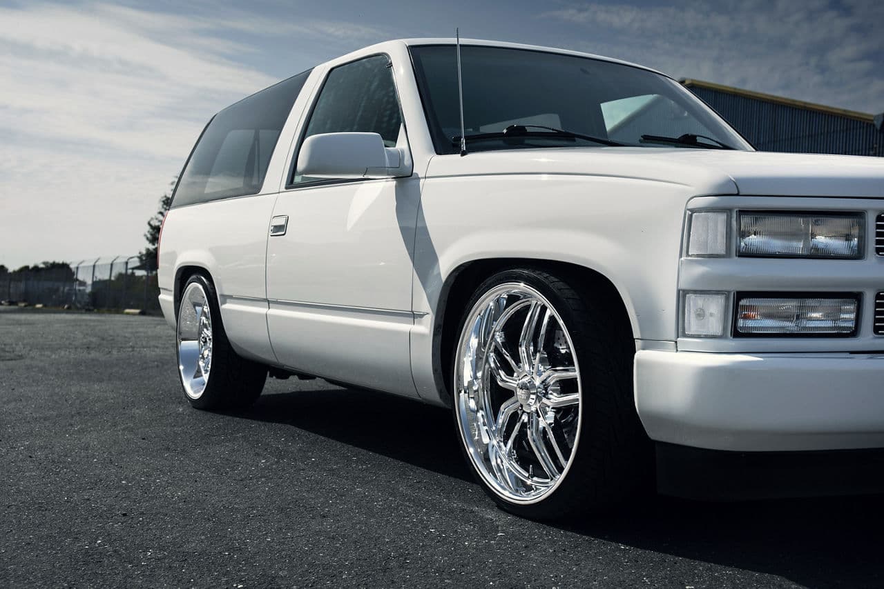 Side profile of 1995 Chevrolet Tahoe with wheels