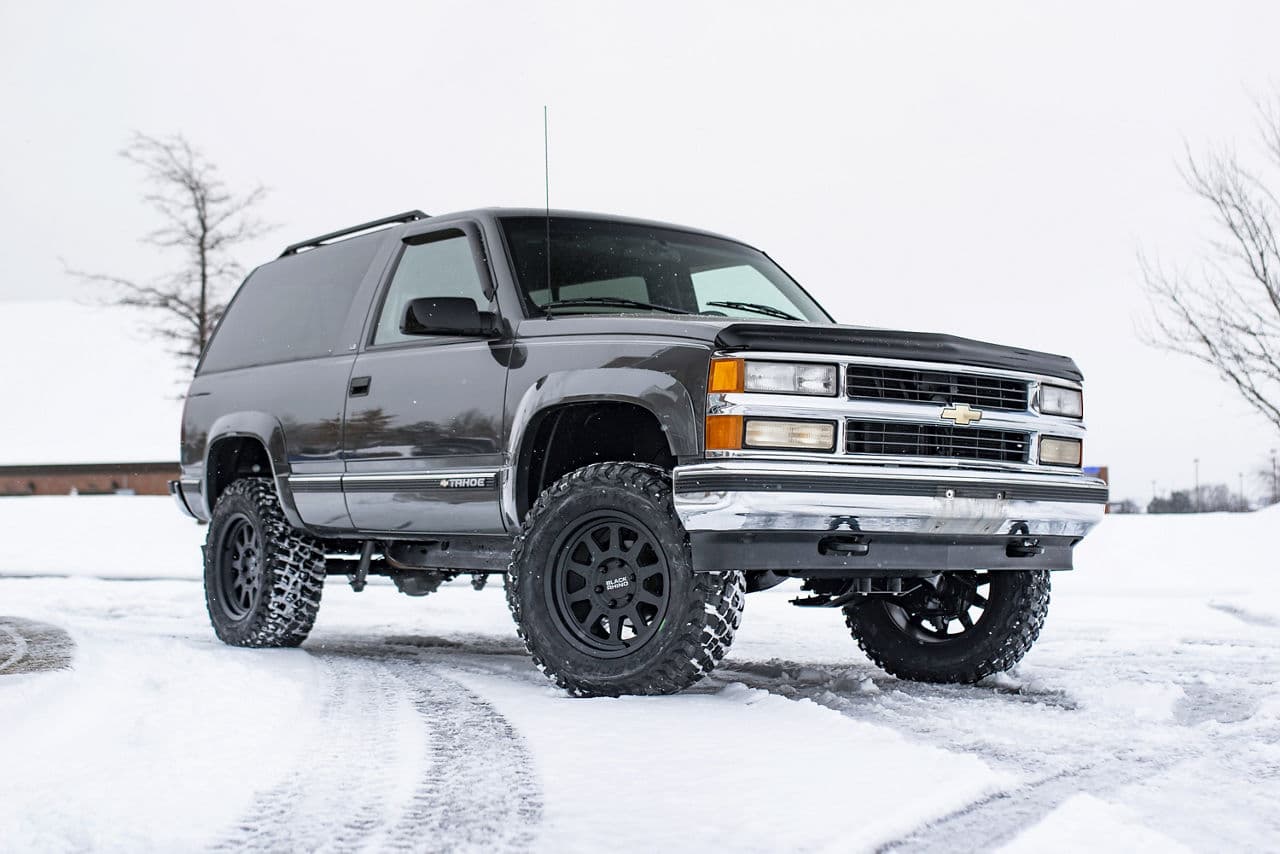Front view of 1996 Chevrolet Tahoe with wheels