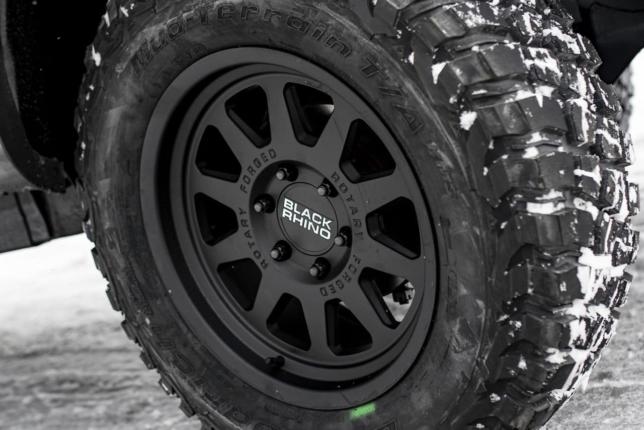 Detail view of 1996 Chevrolet Tahoe with wheels