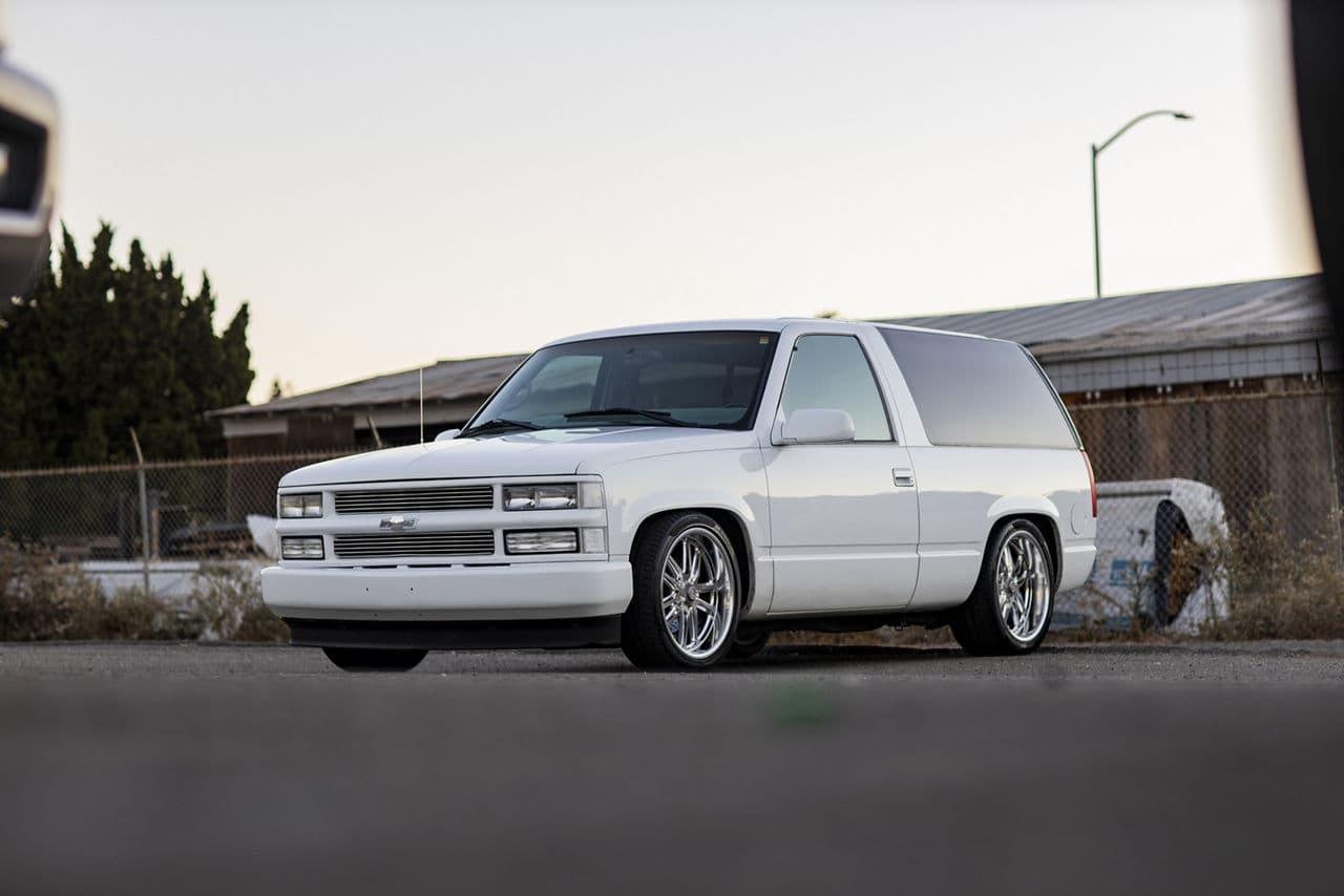 Front view of 1996 Chevrolet Tahoe with wheels