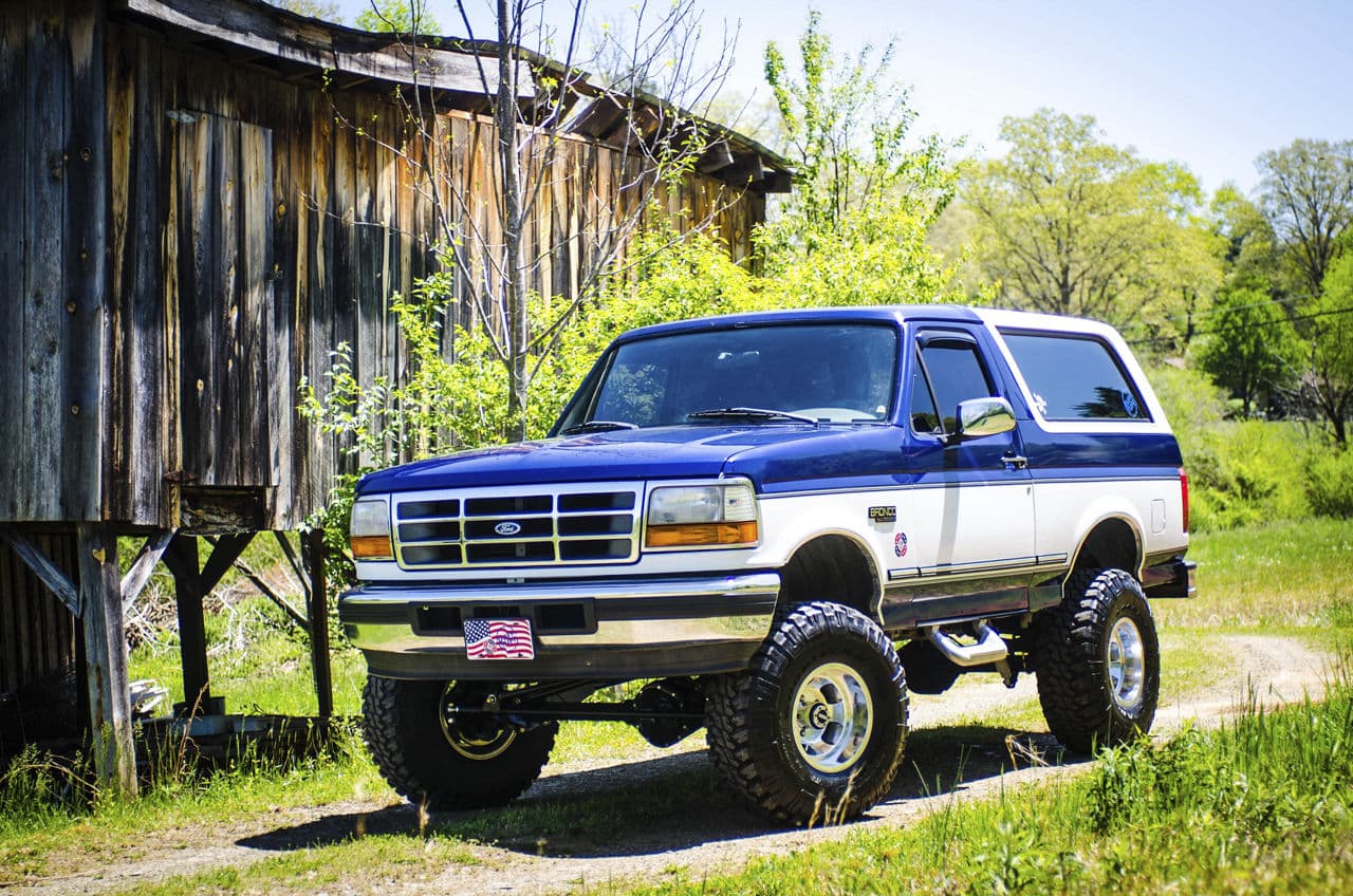 Front view of 1996 Ford Bronco with truck suv wheels