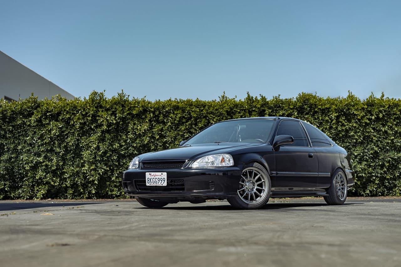 Front view of 1996 Honda Civic with wheels
