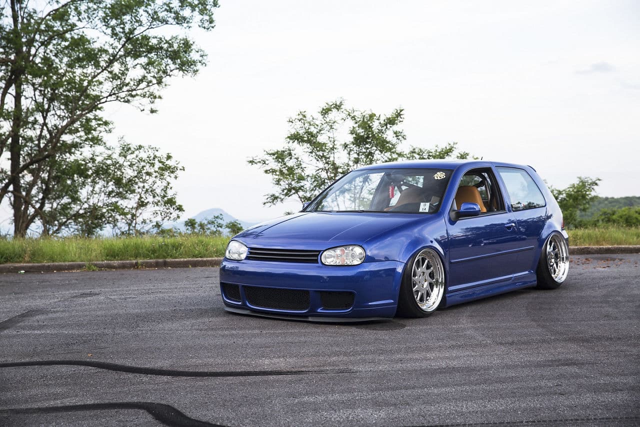 Front view of 1997 Volkswagen Golf with wheels