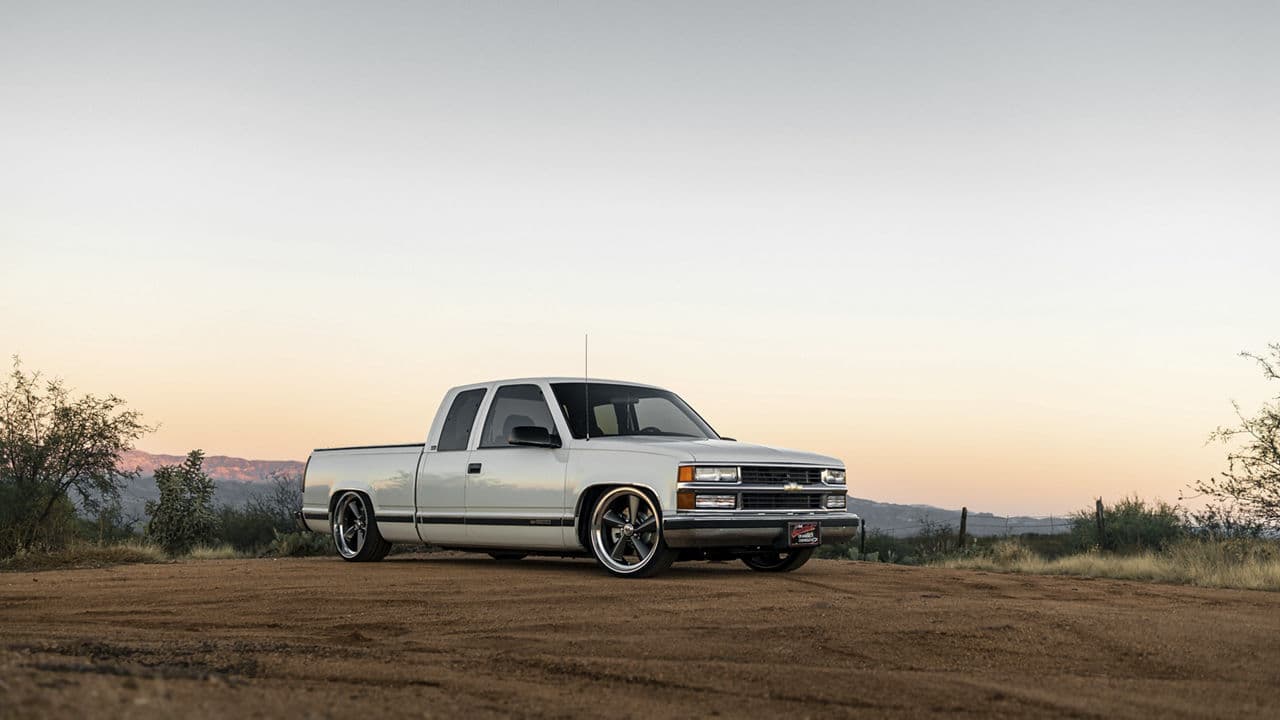 Front view of 1998 Chevrolet Silverado with wheels