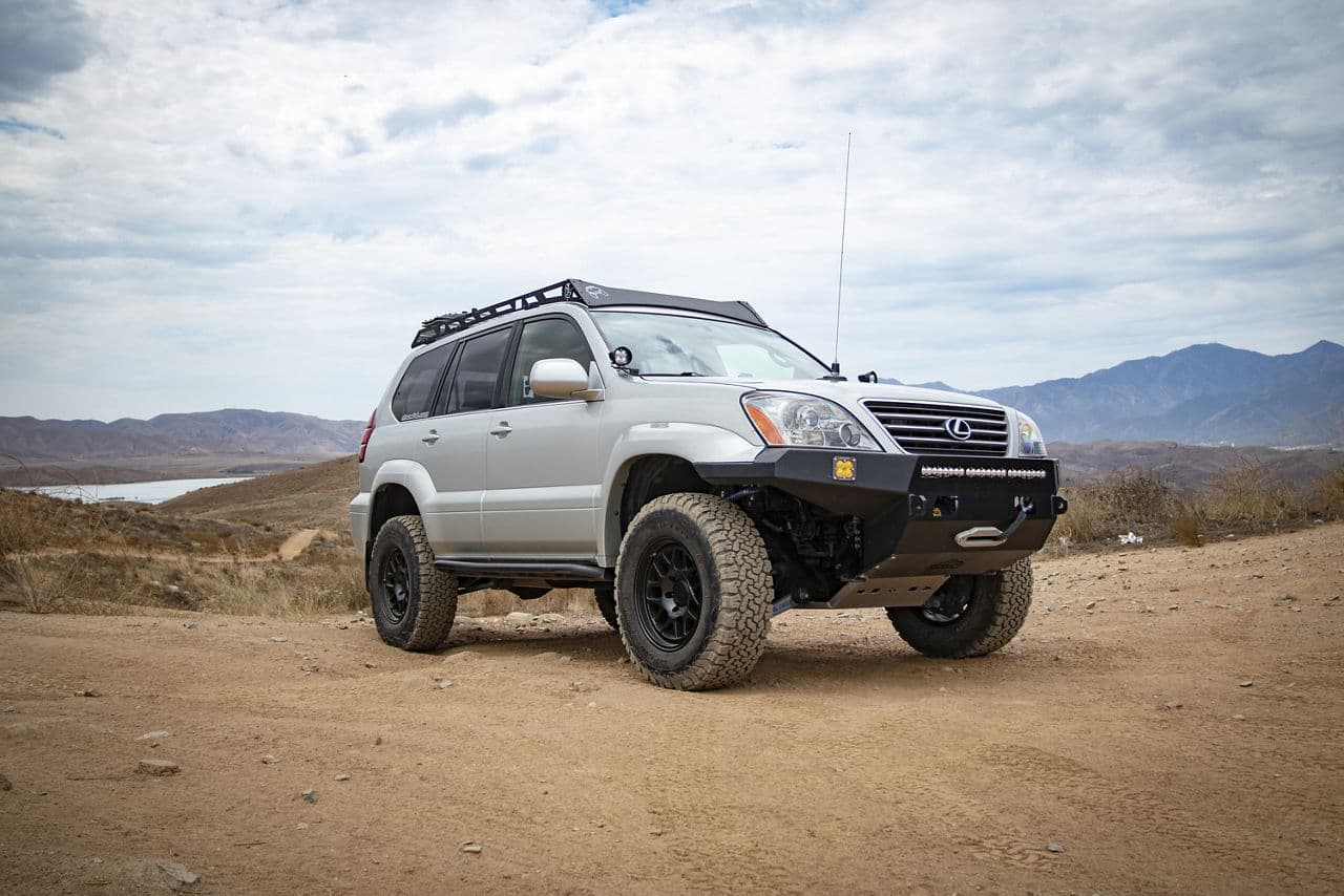 Side profile of 2002 Lexus GX470 with wheels