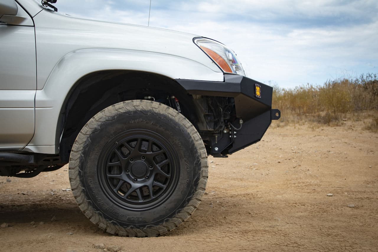 Detail view of 2002 Lexus GX470 with wheels